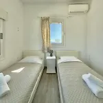 Greystone & Sky Mykonos * 图罗斯